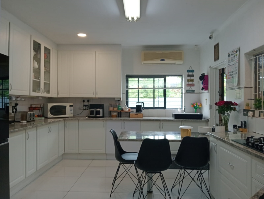 4 Bedroom Property for Sale in Safari Gardens North West